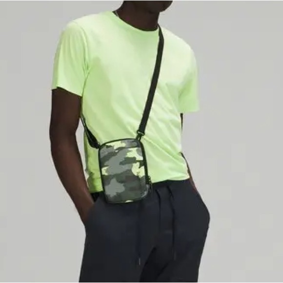 Lululemon Easy Access Crossbody Bag - Picture 4 of 7